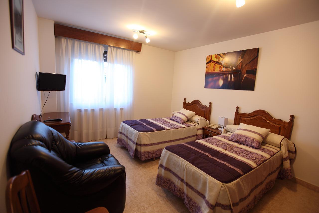 Hostal San Blas ลาอัลแบร์กา ภายนอก รูปภาพ